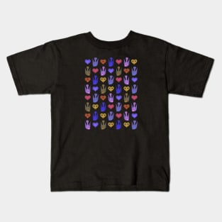 Lovely love birds with hearts pattern on black background Kids T-Shirt